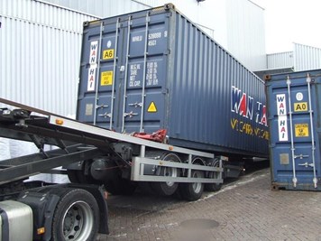 zelf laden van zeecontainers...